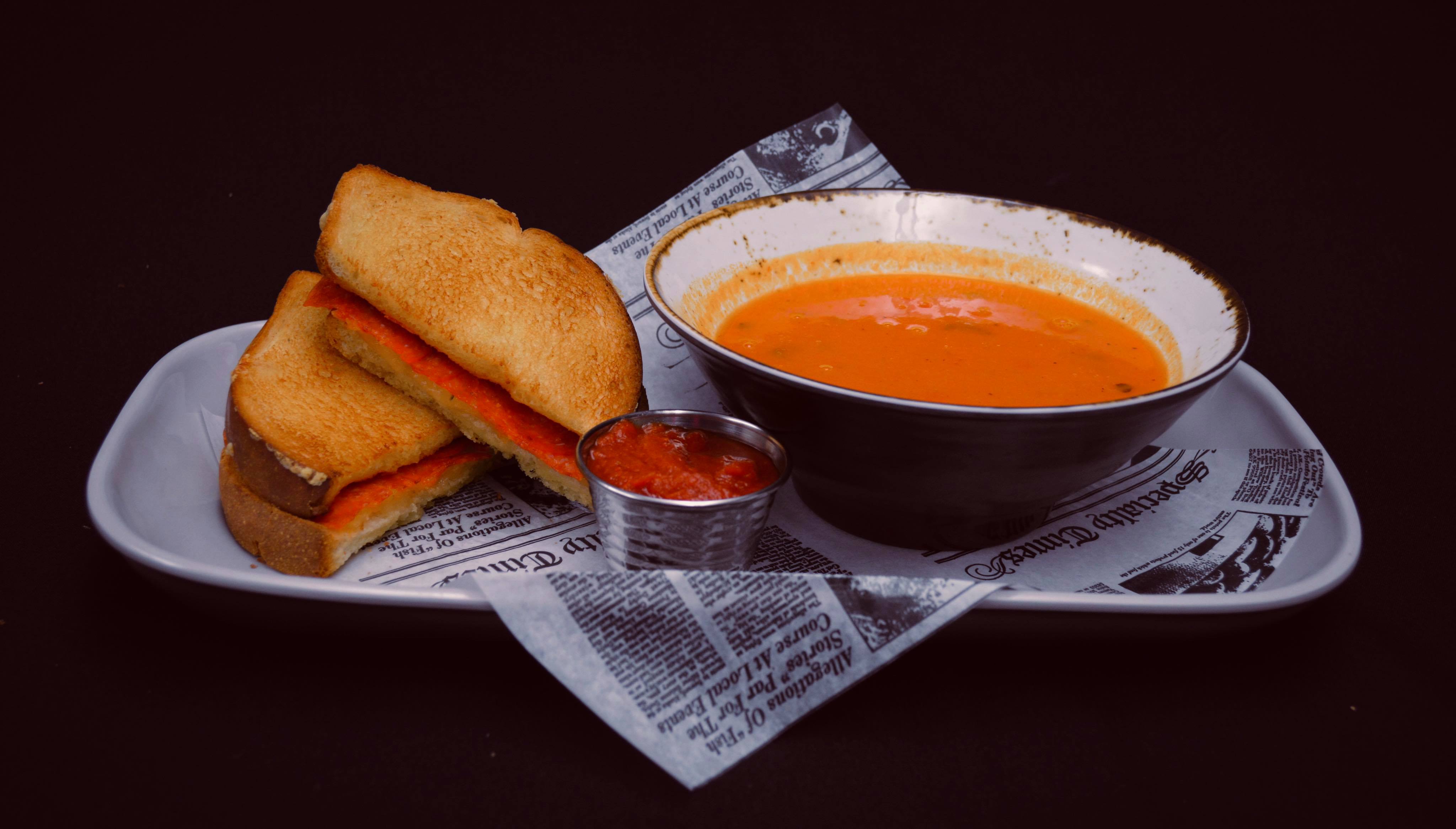 RILY_WZTomBisqPeppGrillChesse.jpg